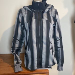 Lululemon Womens black and grey striped Size 10